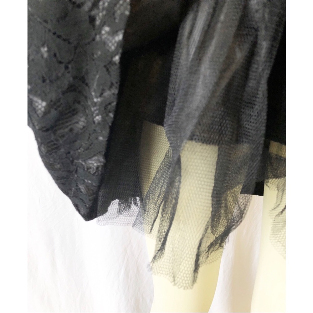 Sans Souci Medium Strapless Black Lace Dress - Picture 4 of 8